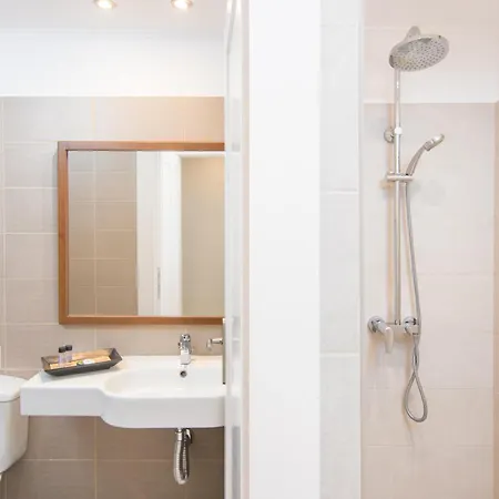 Helion Apartman Guviá